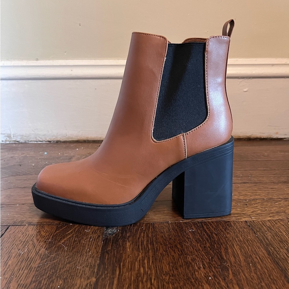 French Connection Women’s 8.5 Platform Boot